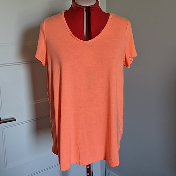 H&M t-shirt - Picture 1 of 4